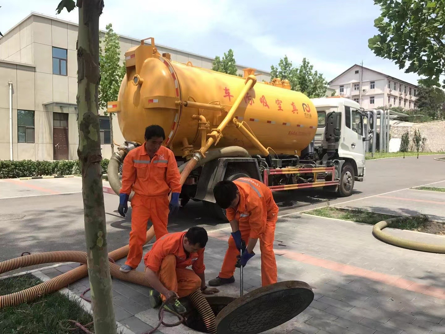 上栗化粪池清理与5-8吨吸粪车施工效率分析